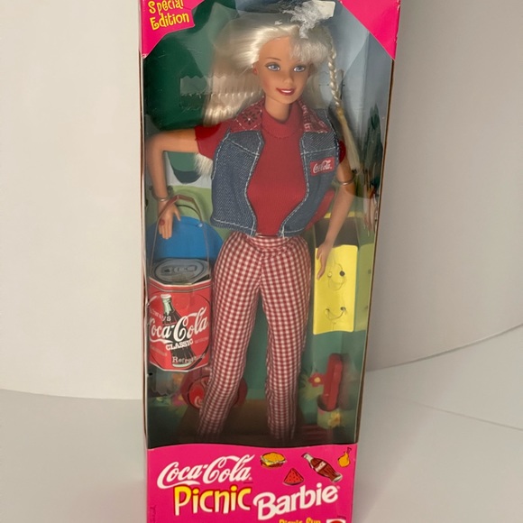 Coca Cola picnic Barbie - Picture 1 of 7